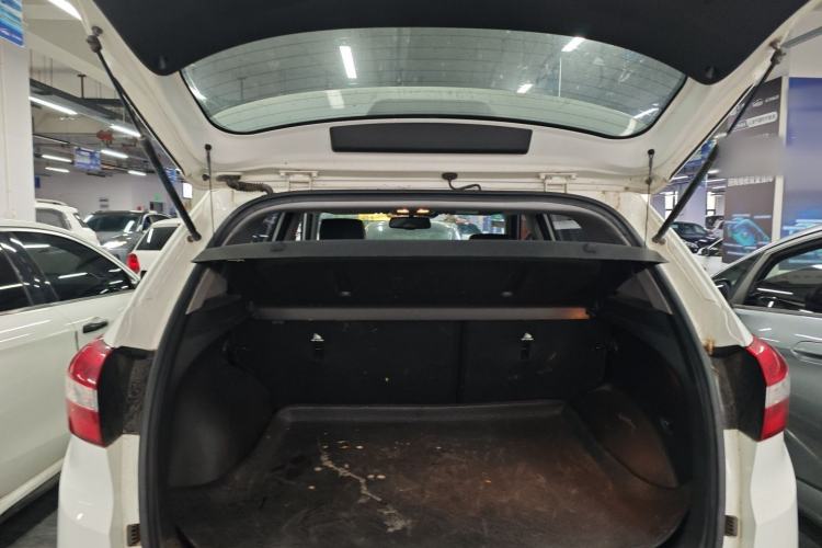 Used Hyundai ix25 2015 1.6L Automatic Two-Wheel-Drive Deluxe DLX Model