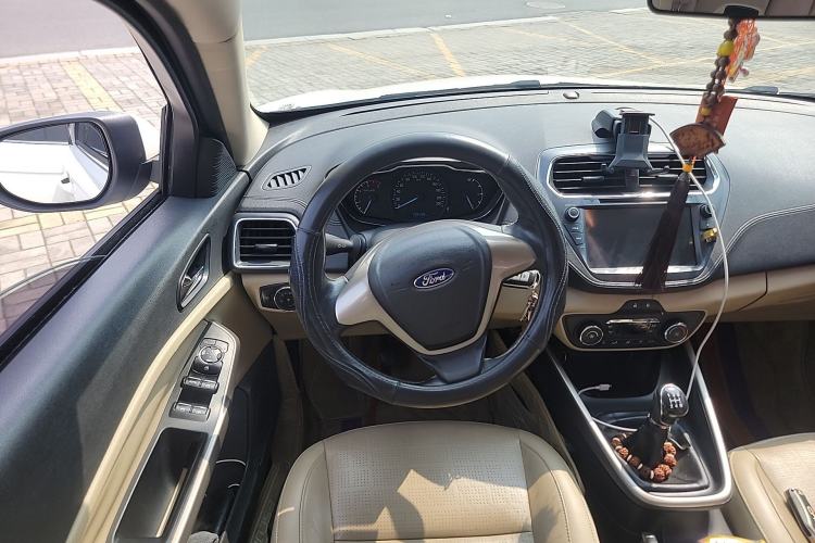 Used Ford Escort 2015 1.5L Manual Fashion Edition
