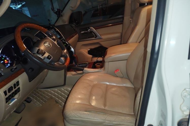 Used Toyota Land Cruiser 2012 4.6L Automatic VX-R Left Front Seat