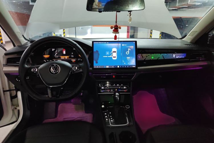 Used Volkswagen Lavida 2021 1.5L Automatic Comfort Edition Center Console