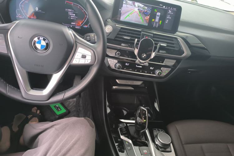 Used BMW X3 2020 xDrive25i Luxury Package Center Console