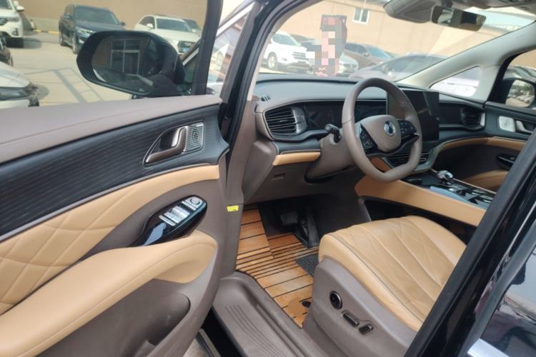 Used Denza D9 2022 DM-i 970 Four-Wheel Drive Prestige Model