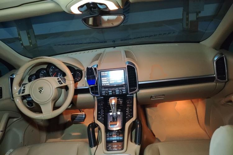 Used Porsche Cayenne 2011 Cayenne 3.0T Center Console