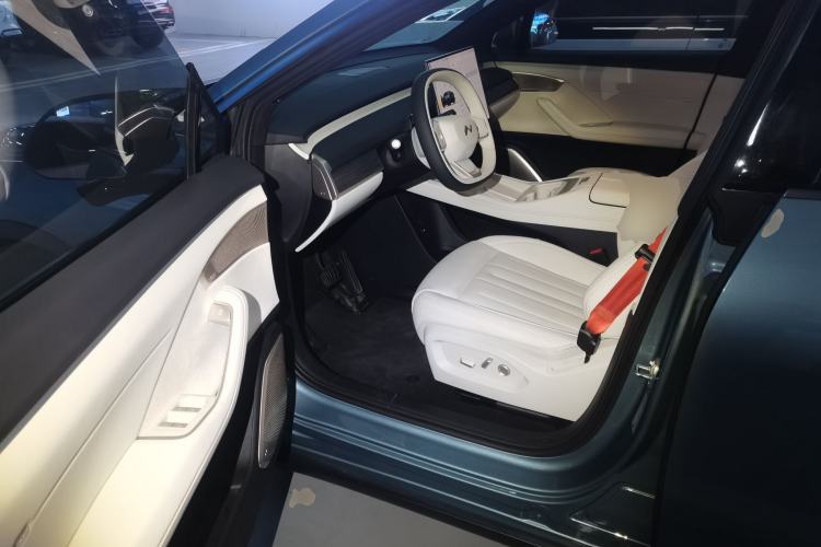 Used ONVO L60 2024 60 kWh Rear-Drive Version