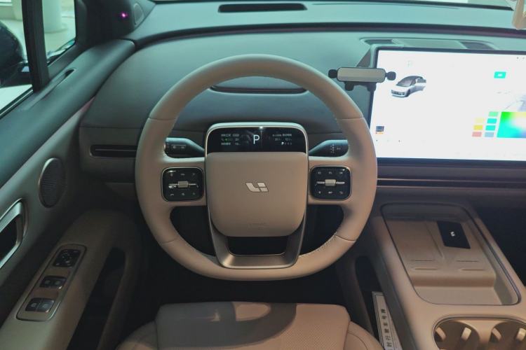 Used Li Auto i6 2025 Model Two-Wheel-Drive Standard Type
