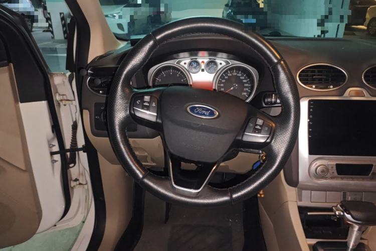 Used Ford Focus 2013 Hatchback Classic 1.8L Automatic Fashion Edition
