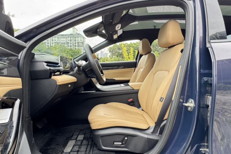 Used Geely Galaxy L6 2023 125km Starship
