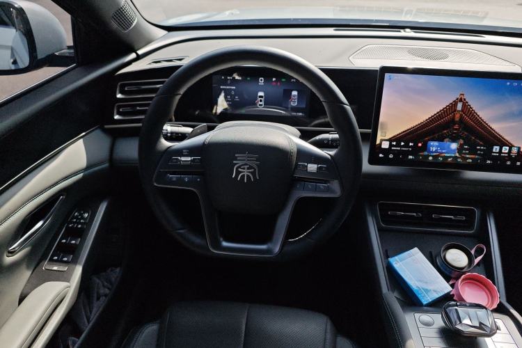 Used BYD Qin L 2025 DM-i Smart Drive 80KM Leading Model Steering Wheel