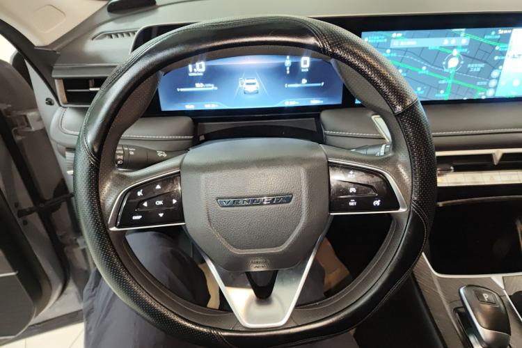 Used Venucia V 2021 260T Idol Edition
