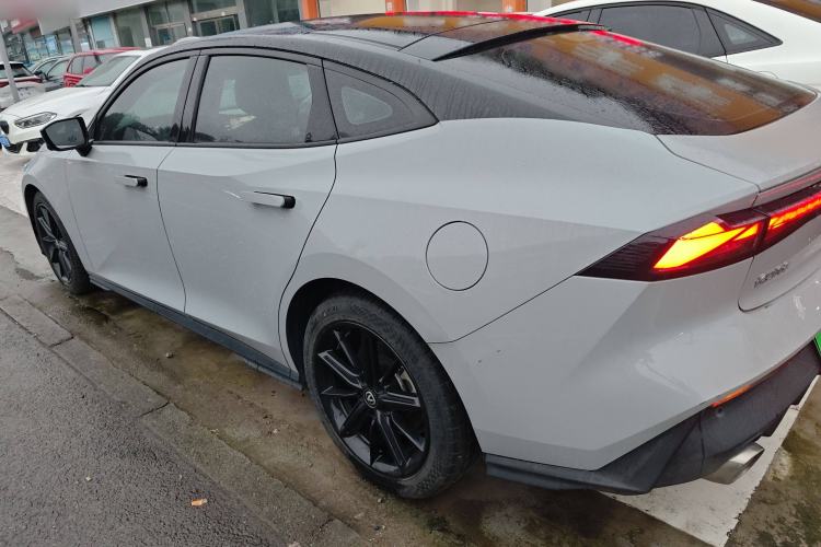 Used Changan UNI-V iDD 2023 ZhiDian iDD 1.5T 113km ZhiKu Model