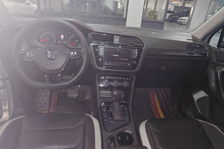 Used Volkswagen Tiguan L 2017 330TSI Automatic Two-Wheel Drive Luxury Edition
