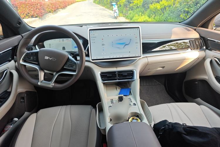 Used BYD Song PLUS New Energy 2025 DM-i 160KM Flagship PLUS Center Console