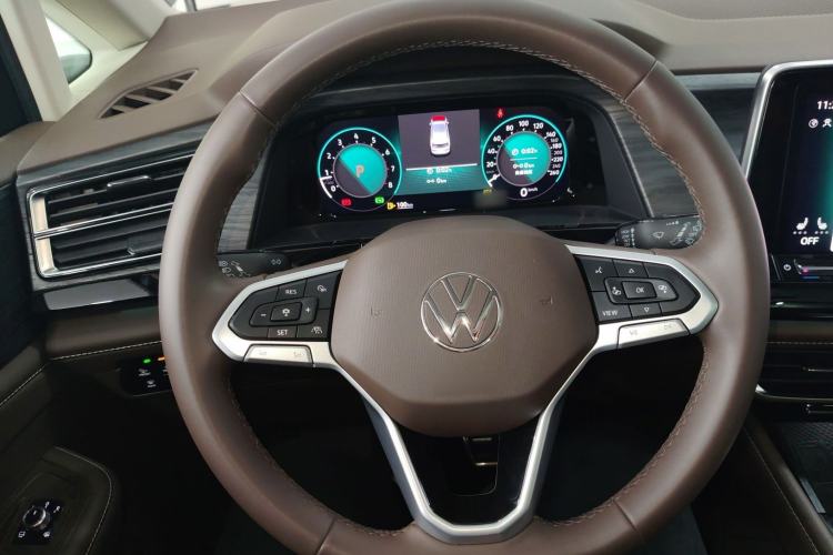 Used Volkswagen Viloran 2024 380TSI Premium Edition