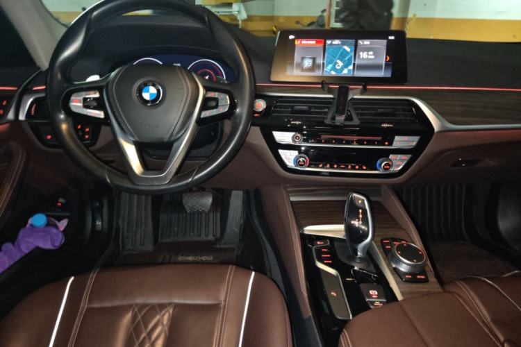 Used BMW 5 Series 2019 Updated 530Li xDrive Luxury Package Center Console