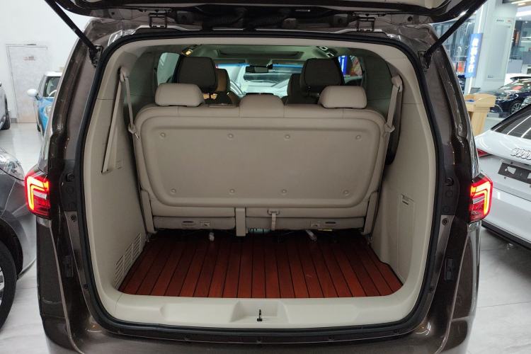 Used Buick GL8 2022 Land Business Class 652T Luxury Model Trunk