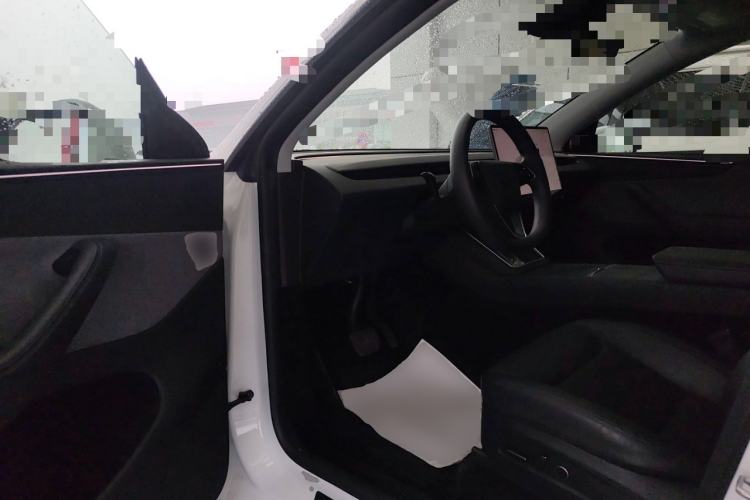 Used Tesla Model Y 2025 Rear-Wheel-Drive Version