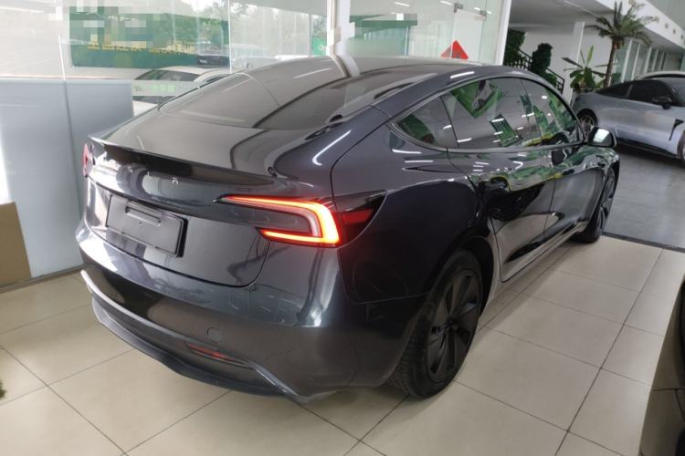 Used Tesla Model 3 2023 Rear-Wheel-Drive Version
