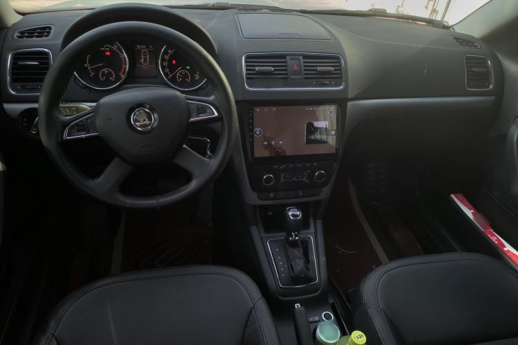 Used Skoda Yeti 2014 1.4TSI DSG Explorer Edition Center Console