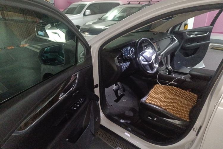 Used Cadillac XT5 2018 25T Luxury Model Driver Seat