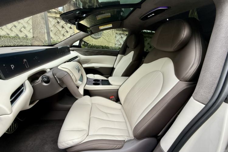 Used IM LS7 2023 100kWh Lux All-Wheel-Drive Version