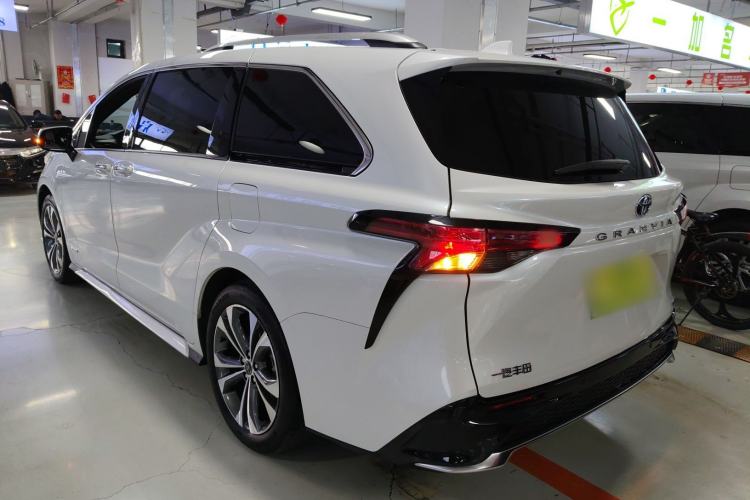 Used Toyota Granvia 2023 2.5L Hybrid Prestige PLUS Edition Rear Left 45 Deg