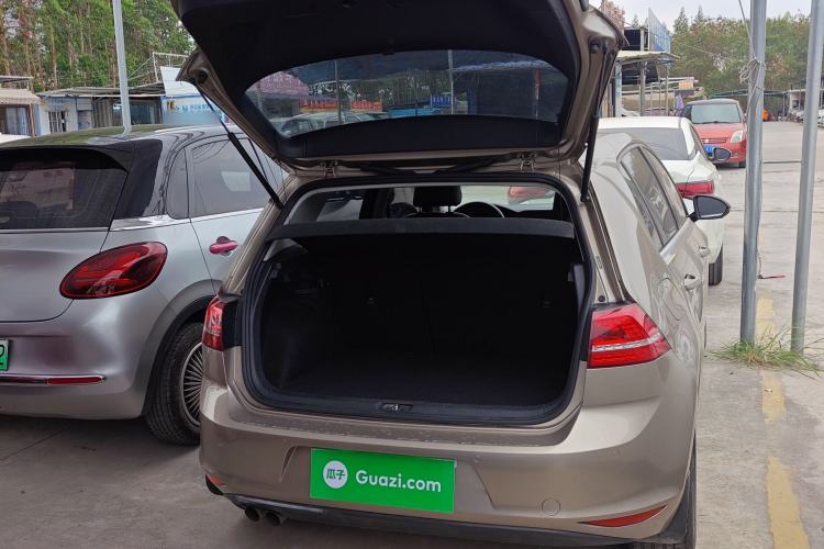 Used Volkswagen Golf 2015 1.4TSI Automatic Luxury Model Trunk