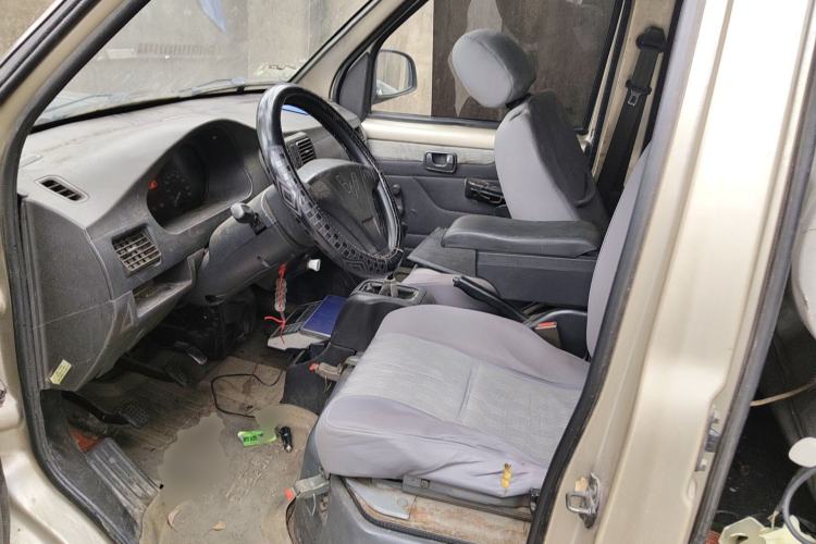 Used Wuling Rongguang 2011 1.2L Base Version
