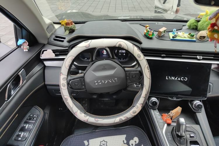 Used Lynk & Co 01 2023 2.0TD Two-Wheel Drive Pro Trim Steering Wheel