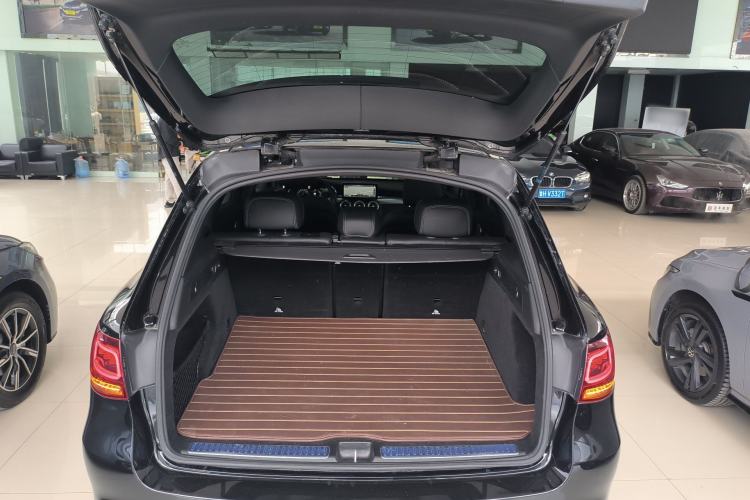 Used Mercedes-Benz GLC 2021 GLC 260 L 4MATIC Luxury Model Trunk
