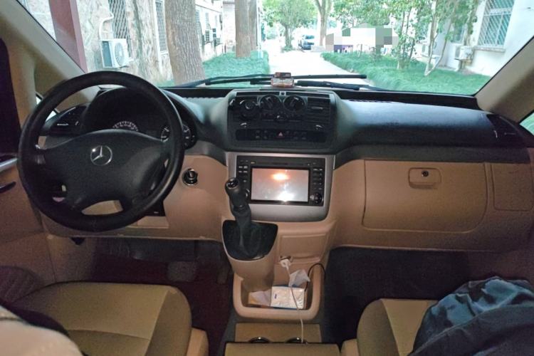 Used Mercedes-Benz Vito 2013 3.0L Elite Edition Center Console