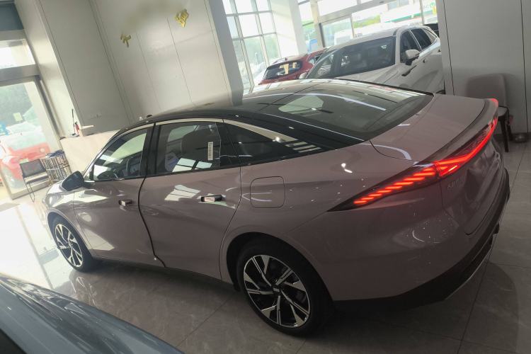 Used Geely Galaxy L6 2024 125km Creative Edition
