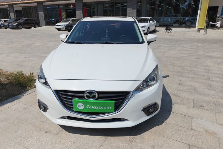 Used Mazda Mazda 3 Axela 2016 Hatchback 1.5L Automatic Luxury Model