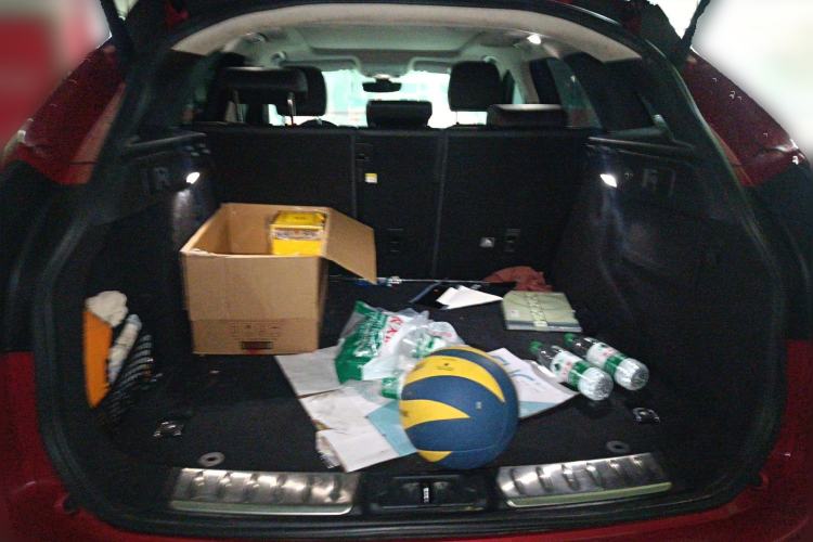 Used Jaguar F-PACE 2019 2.0T Two-Wheel Drive Urban Deluxe Edition Trunk