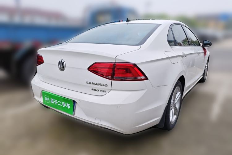 Used Volkswagen Lamando 2015 280TSI DSG Comfort Edition Rear Right 45 Deg