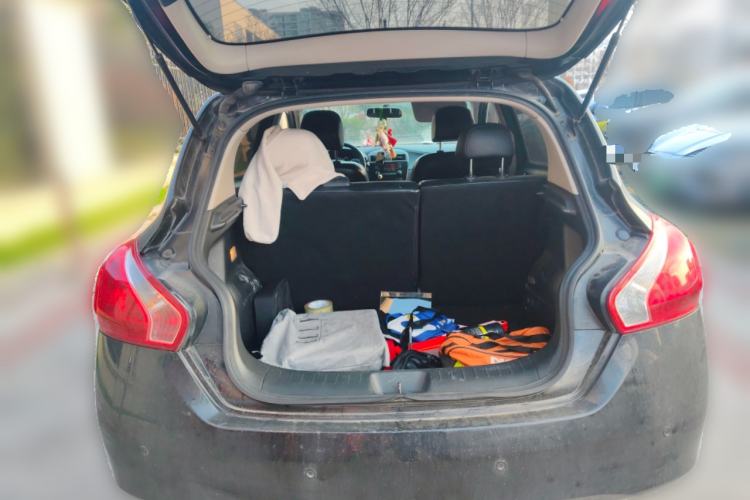 Used Nissan Tiida 2011 1.6L CVT Smart Version
