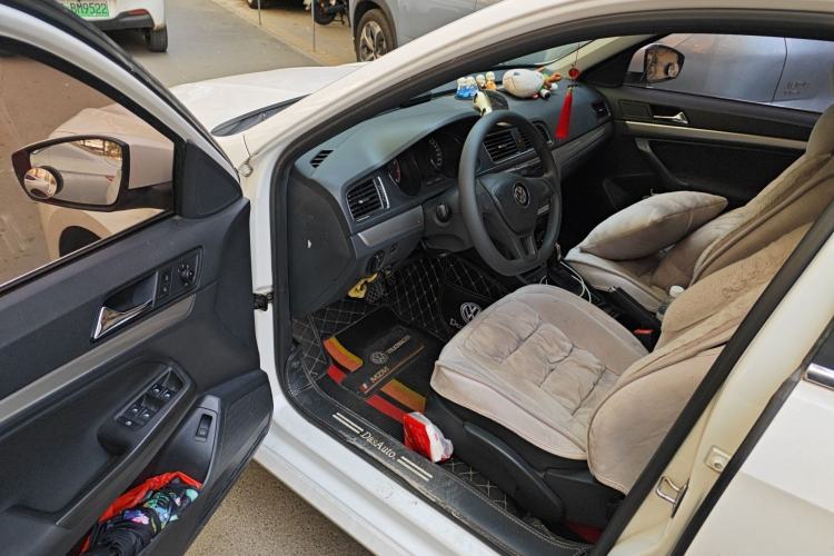 Used Volkswagen Lavida 2015 1.6L Automatic Fashion Edition Driver Seat