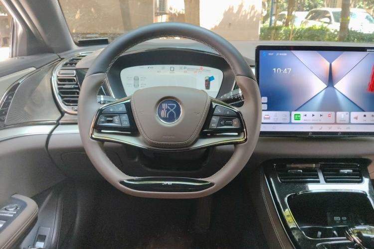 Ojetý BYD Han 2025 DM-i 125KM Elite Model