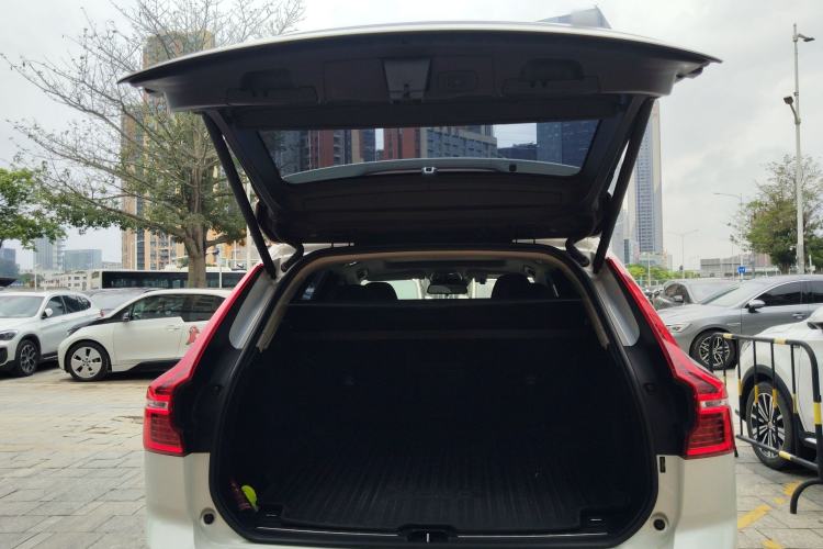 Used Volvo XC60 2019 T5 4x4 Smart Edition China VI Standard