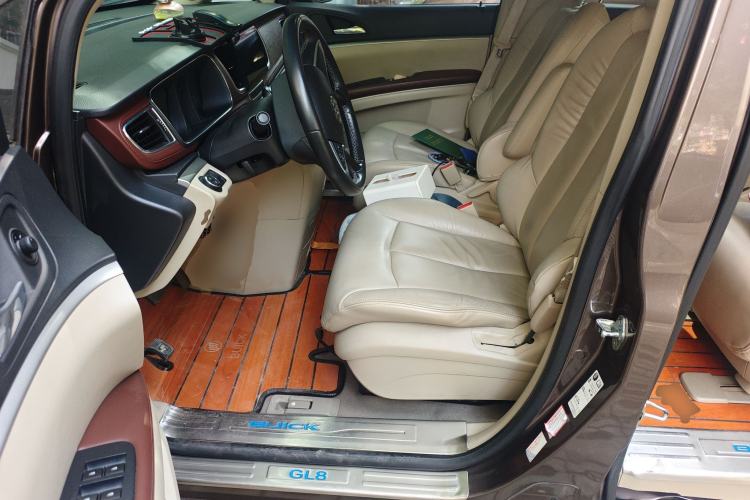 Used Buick GL8 2015 2.4L Luxury Business Premium Edition
