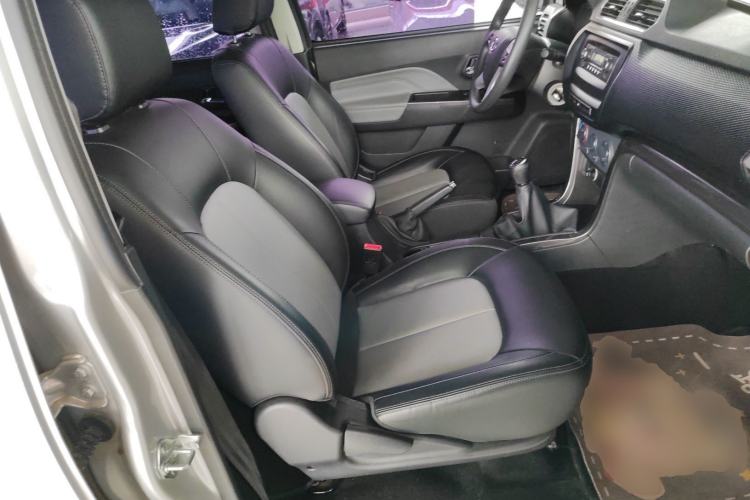 Used Great Wall Wingle 5 2023 "Ganfan" Version 1.5T Gasoline Two-Wheel-Drive Advanced Trim with Long Cargo Bed Right Front Seat