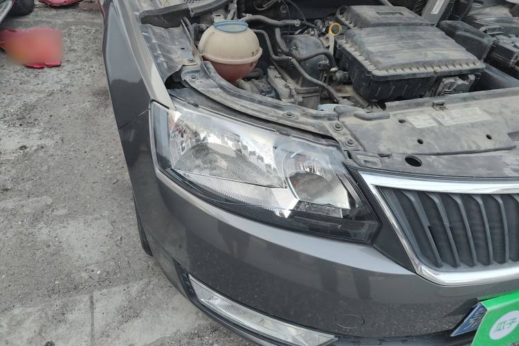 Used Skoda Rapid 2013 1.6L Automatic Smart Selection Model