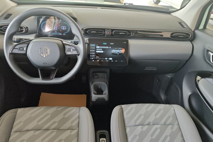 Used Leapmotor T03 2024 403 Comfort Edition Center Console