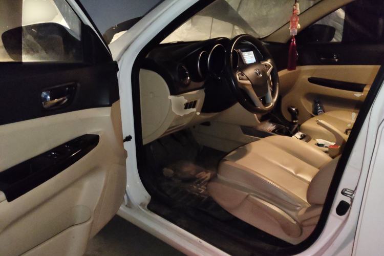 Used Changan Eado 2015 1.6L Manual Luxury Model China V Standard
