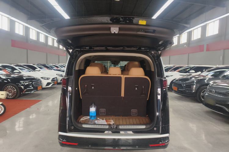 Used Denza D9 2024 DM-i 980 Four-Wheel Drive Prestige Model Trunk