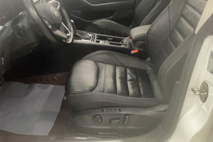 Used Volkswagen FAW-Volkswagen CC 2023 Hunting Vehicle 380TSI Hunter's Heart Edition
