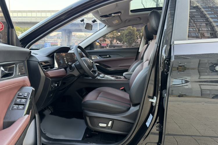 Used SOL X8 PLUS 2023 1.5 TGDI DCT Smart Edition 7-Seater