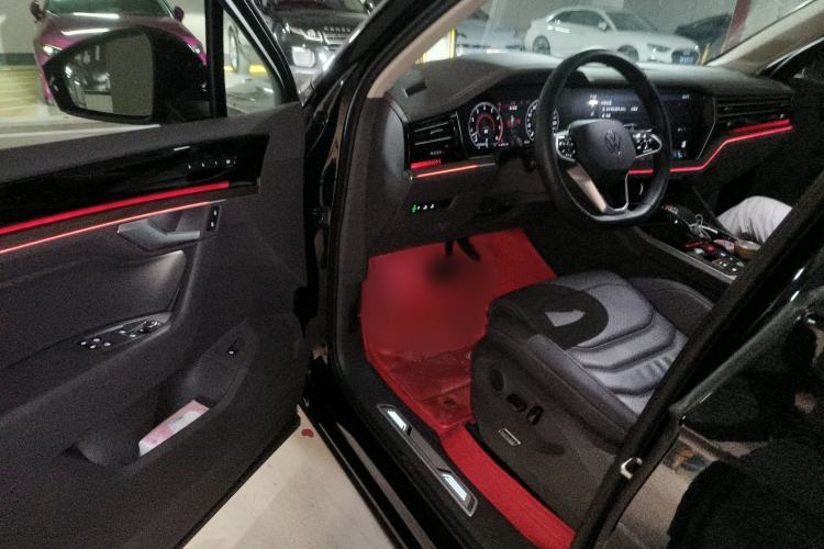 Used Volkswagen Touareg 2022 3.0 TSI Luxury Edition Black Diamond Sport Package