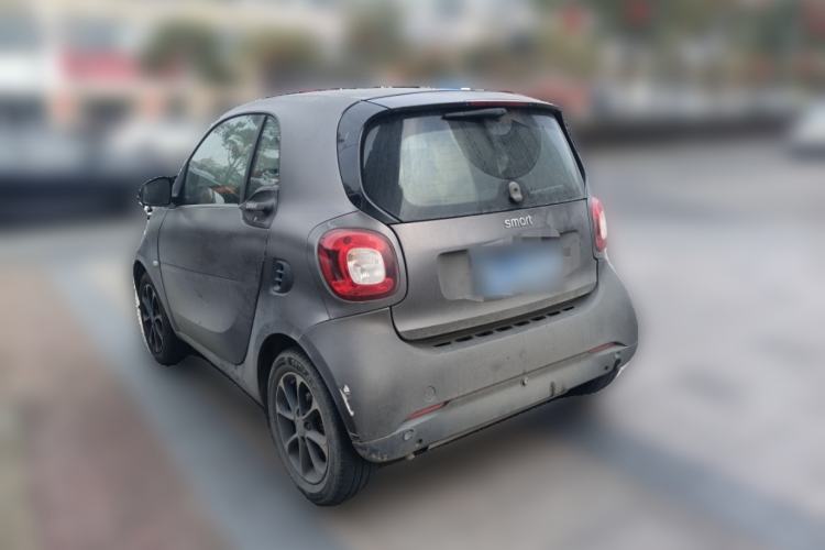 Used smart fortwo 2015 1.0L 52 kW hardtop Dynamic version
