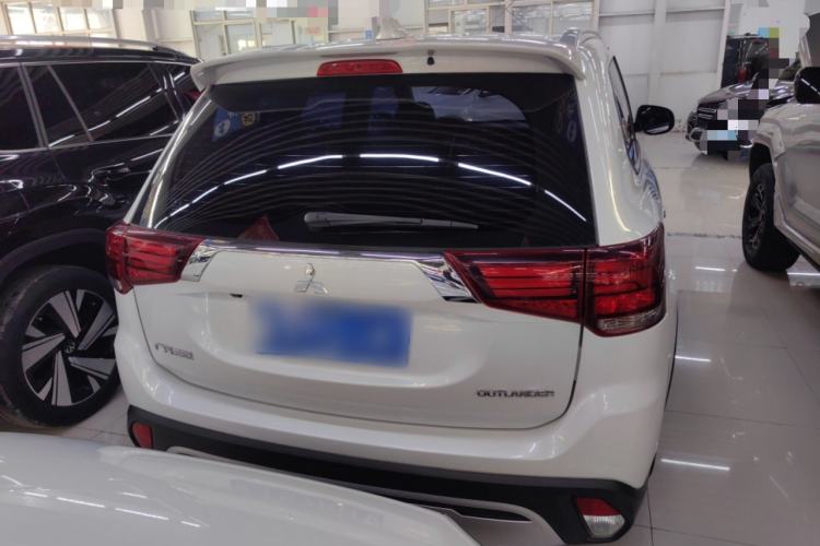 Used Mitsubishi Outlander 2020 2.0L Two-Wheel Drive Enjoyment Version 5 Seats