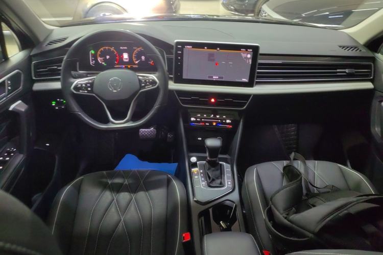 Used Volkswagen Tiguan L 2022 330TSI Automatic Two-Wheel Drive Smart Edition Center Console